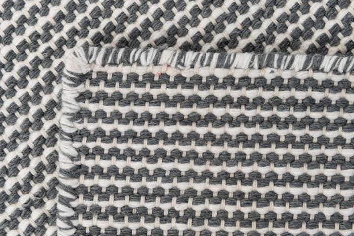 2' 3 x 3' 3 Easy-Clean Jill Zarin Palm Springs Wool Indoor / Outdoor Rug