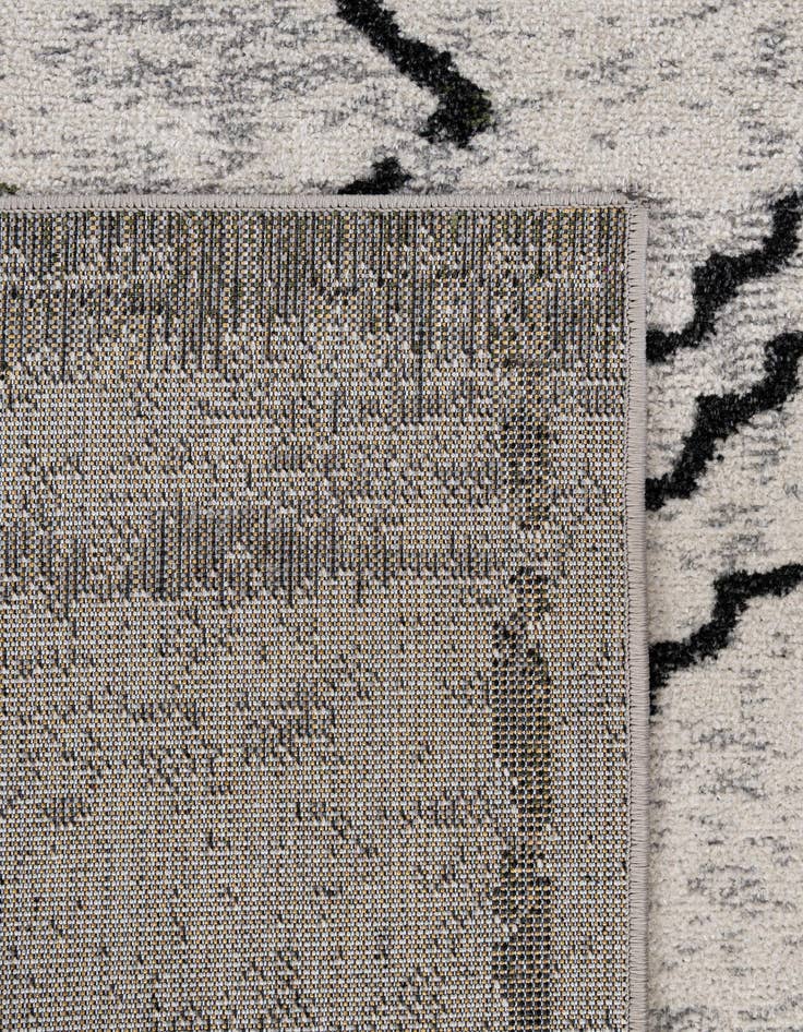 Detail image of 4' x 5' 9 Kamala Washable Rug