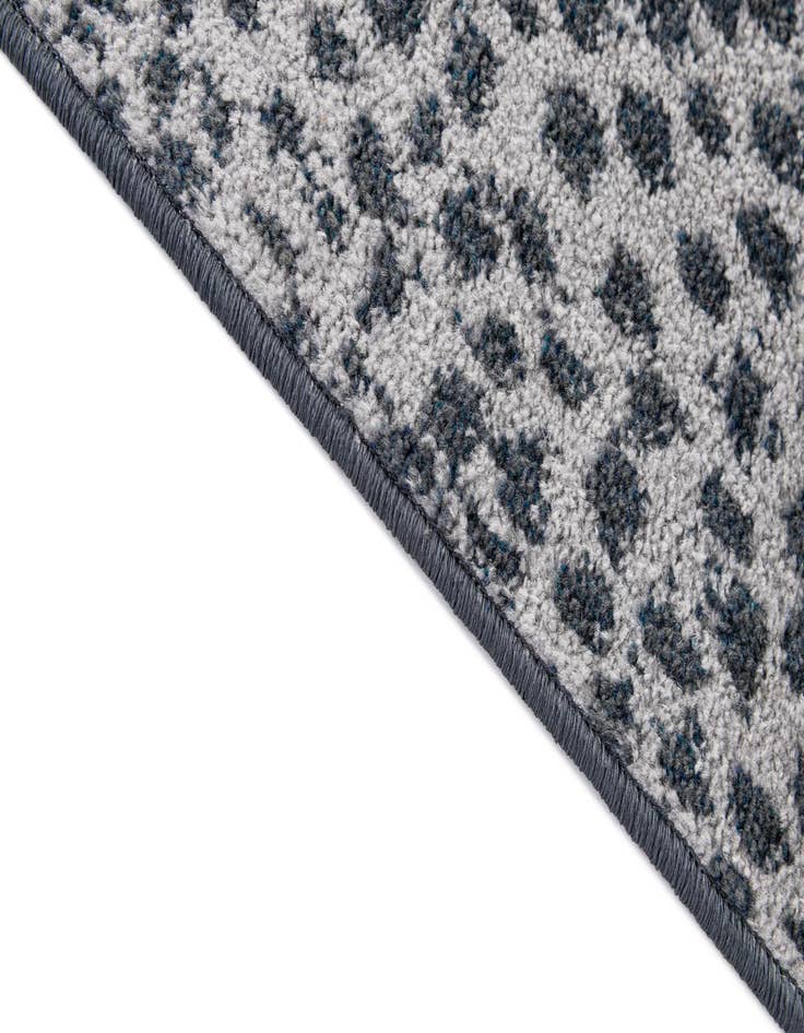 Detail image of 5' x 8' Kamala Washable Rug