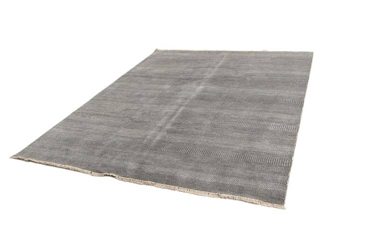 Detail image of 8' x 10' 1 Kamla Wool Rug