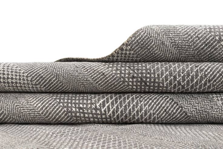 Detail image of 8' x 10' 1 Kamla Wool Rug