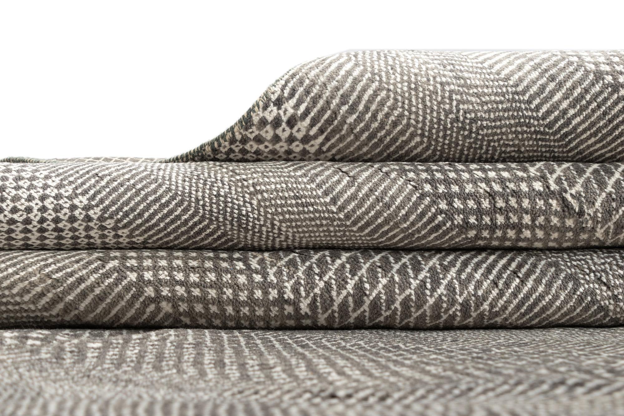 8' 2 x 10' Kamla Wool Rug