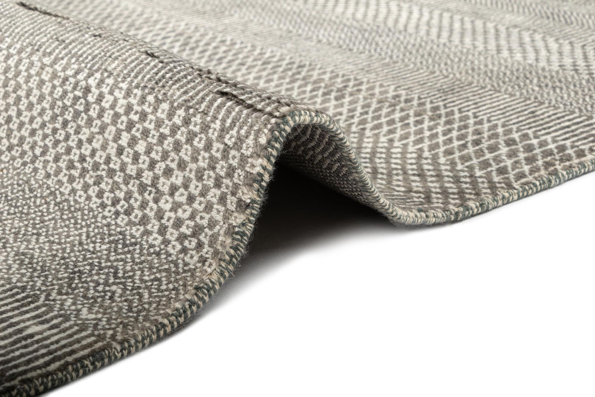 8' 2 x 10' Kamla Wool Rug