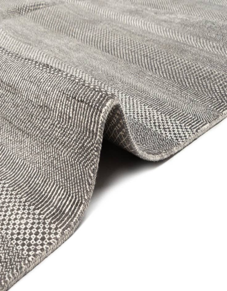 Detail image of 8' x 9' 11 Kamla Wool Rug