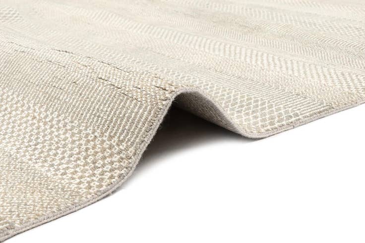 Detail image of 7' 10 x 9' 11 Kamla Wool Rug