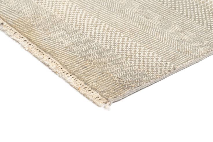 Detail image of 7' 10 x 9' 11 Kamla Wool Rug