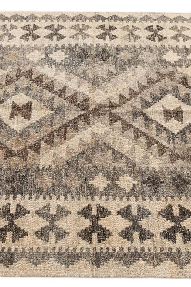 Detail image of 3' 4 x 5' Hand Woven Kilim Maymana Wool Rug
