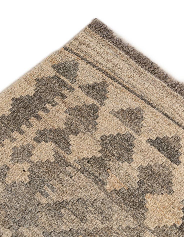 Detail image of 3' 3 x 4' 11  Hand Woven Kilim Maymana Wool Rug