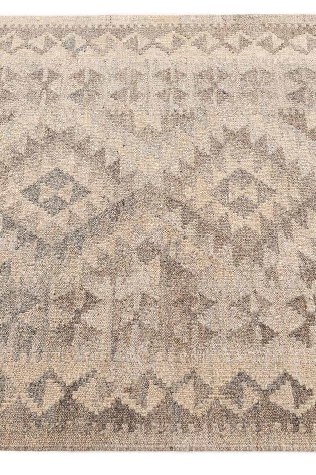 Detail image of 3' 3 x 5' 3 Hand Woven Kilim Maymana Wool Rug