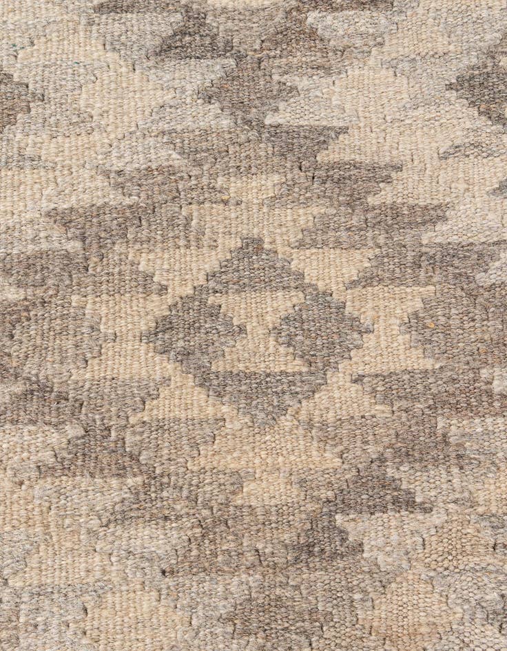 Detail image of 3' 3 x 5' 3  Hand Woven Kilim Maymana Wool Rug