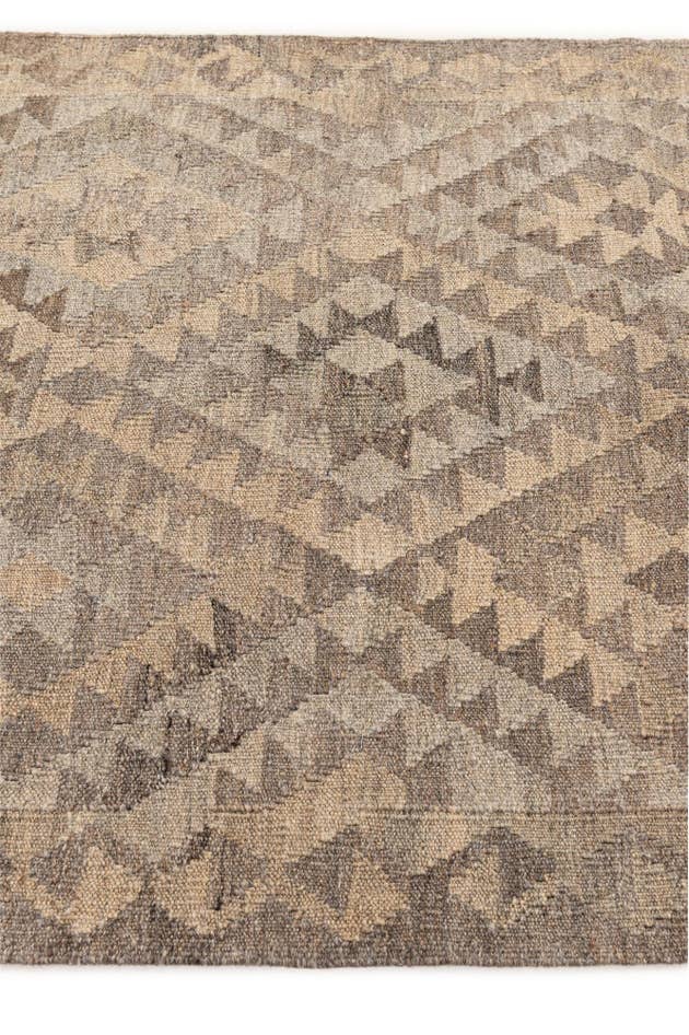 Detail image of 3' 4 x 5' 3 Hand Woven Kilim Maymana Wool Rug