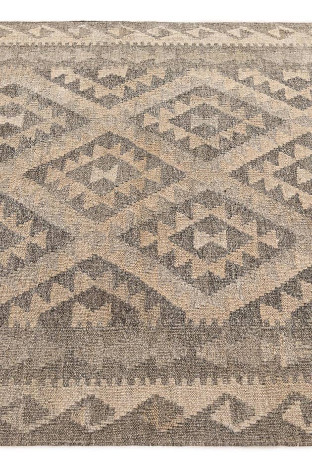 Detail image of 3' 6 x 4' 9 Hand Woven Kilim Maymana Wool Rug