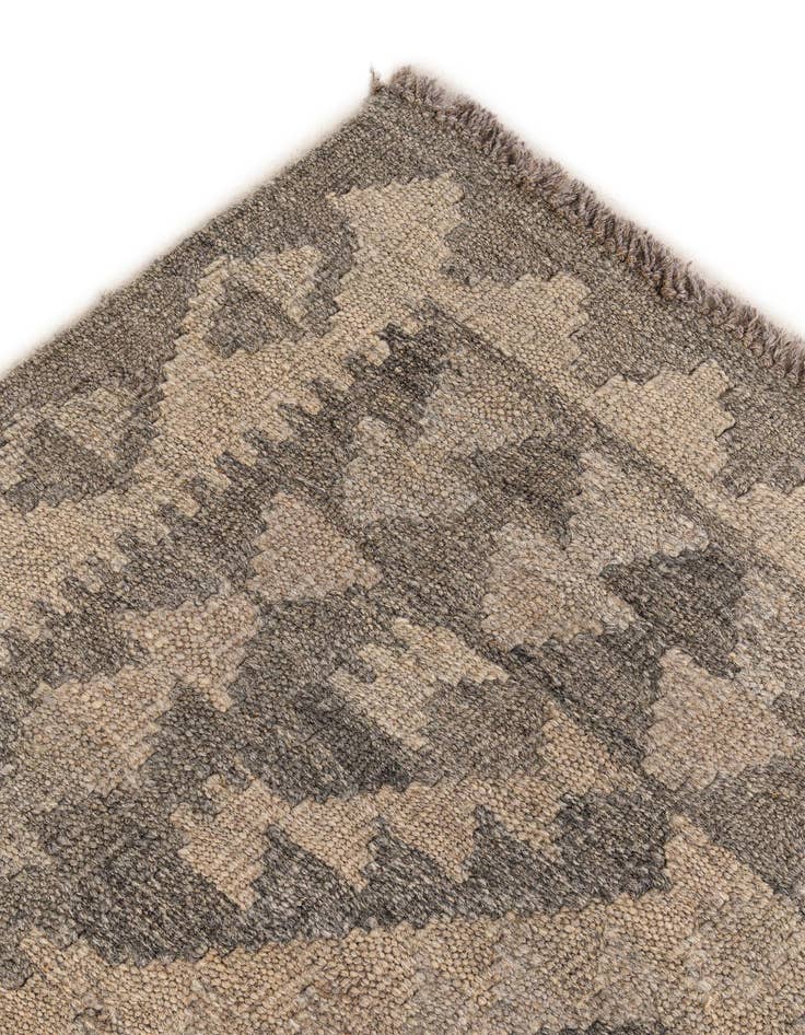 Detail image of 3' 6 x 4' 9  Hand Woven Kilim Maymana Wool Rug