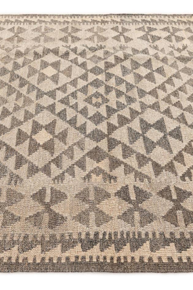Detail image of 3' 6 x 5' 2 Hand Woven Kilim Maymana Wool Rug