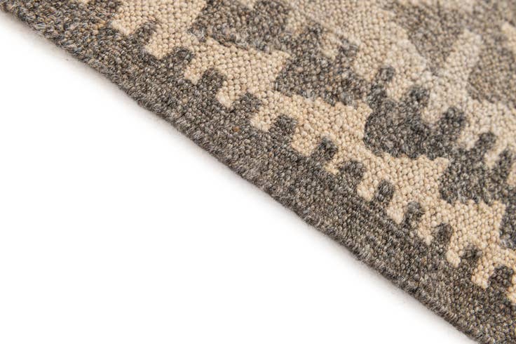 Detail image of 3' 6 x 5' 2 Hand Woven Kilim Maymana Wool Rug