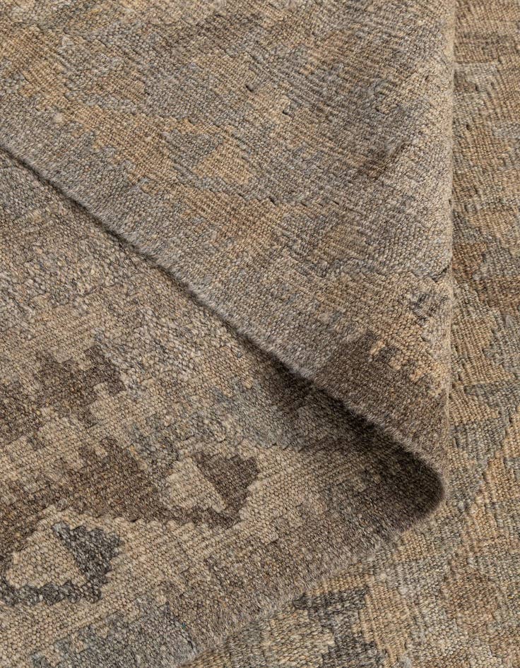 Detail image of 4' x 5' 10  Hand Woven Kilim Maymana Wool Rug