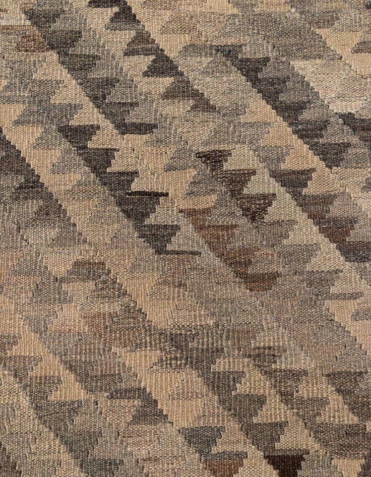 Detail image of 4' x 5' 10  Hand Woven Kilim Maymana Wool Rug