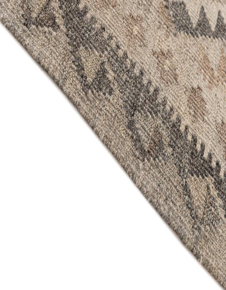 Detail image of 4' x 5' 10  Hand Woven Kilim Maymana Wool Rug