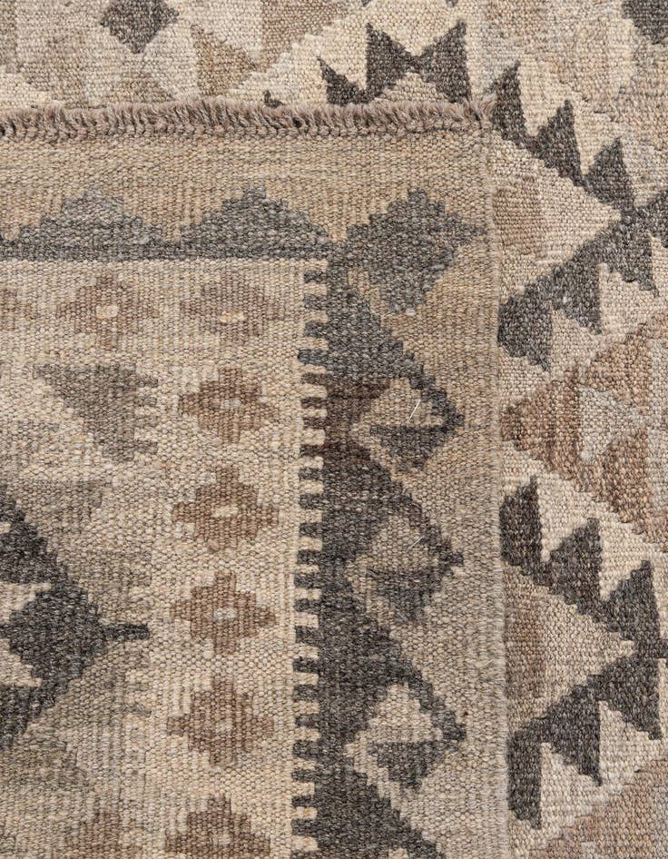 Detail image of 4' x 5' 10  Hand Woven Kilim Maymana Wool Rug
