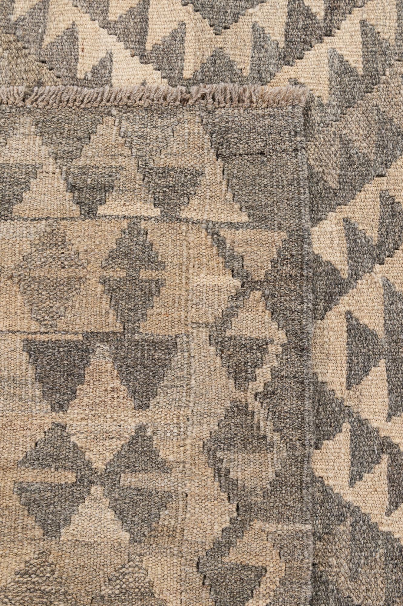 4' x 6' 1 Hand Woven Kilim Maymana Wool Rug