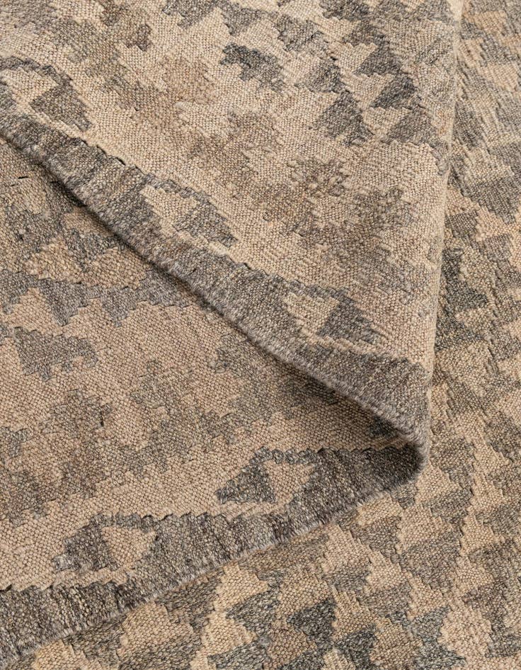 Detail image of 4' x 5' 11  Hand Woven Kilim Maymana Wool Rug