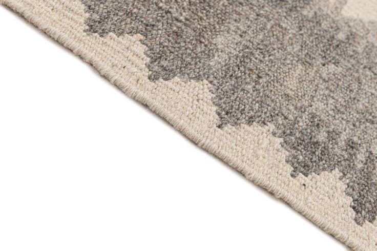 Detail image of 4' 1 x 5' 11 Hand Woven Kilim Maymana Wool Rug