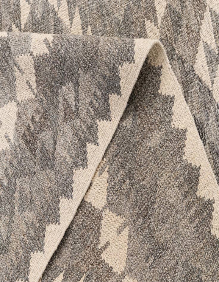 Detail image of 4' 1 x 5' 11  Hand Woven Kilim Maymana Wool Rug