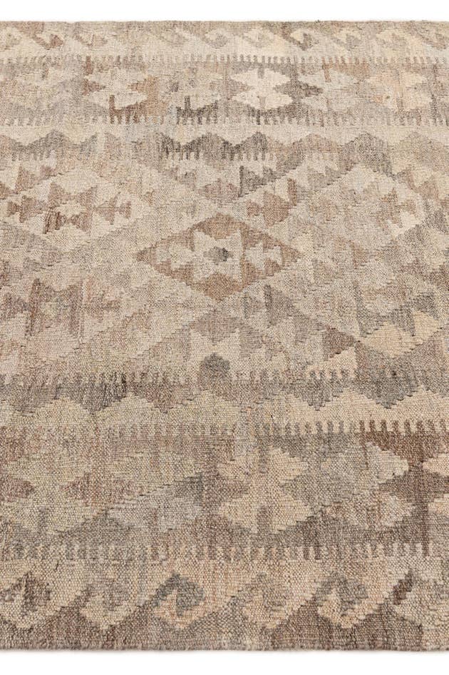 Detail image of 3' 10 x 5' 10 Hand Woven Kilim Maymana Wool Rug