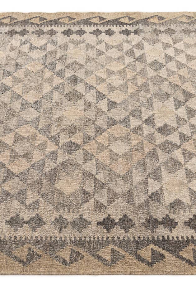 Detail image of 3' 11 x 6' Hand Woven Kilim Maymana Wool Rug