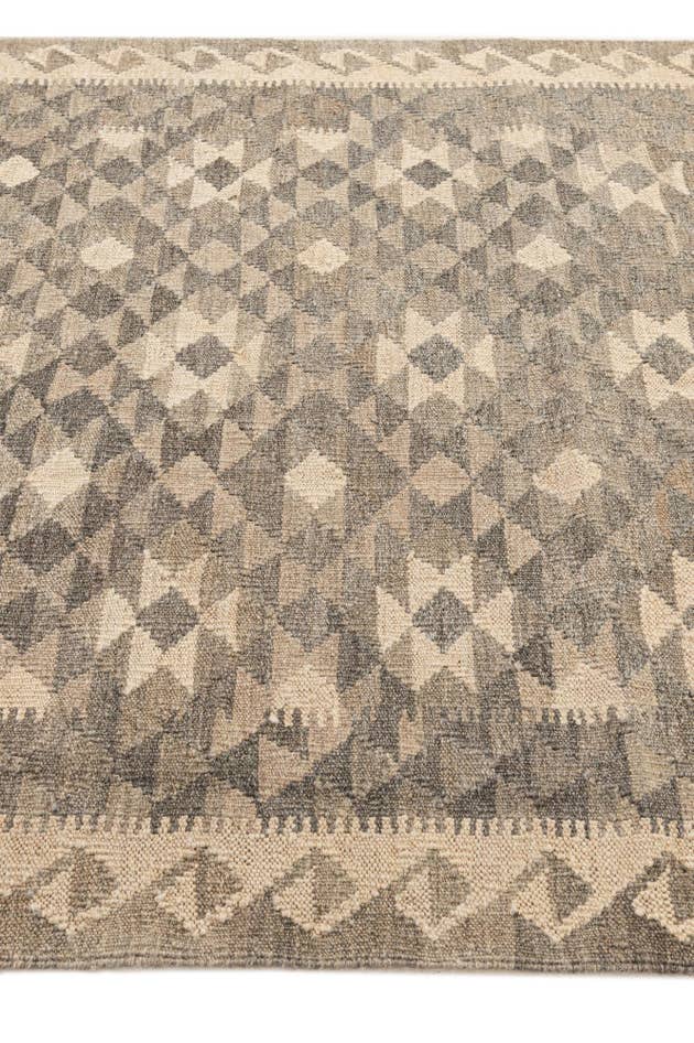 Detail image of 3' 11 x 5' 9 Hand Woven Kilim Maymana Wool Rug