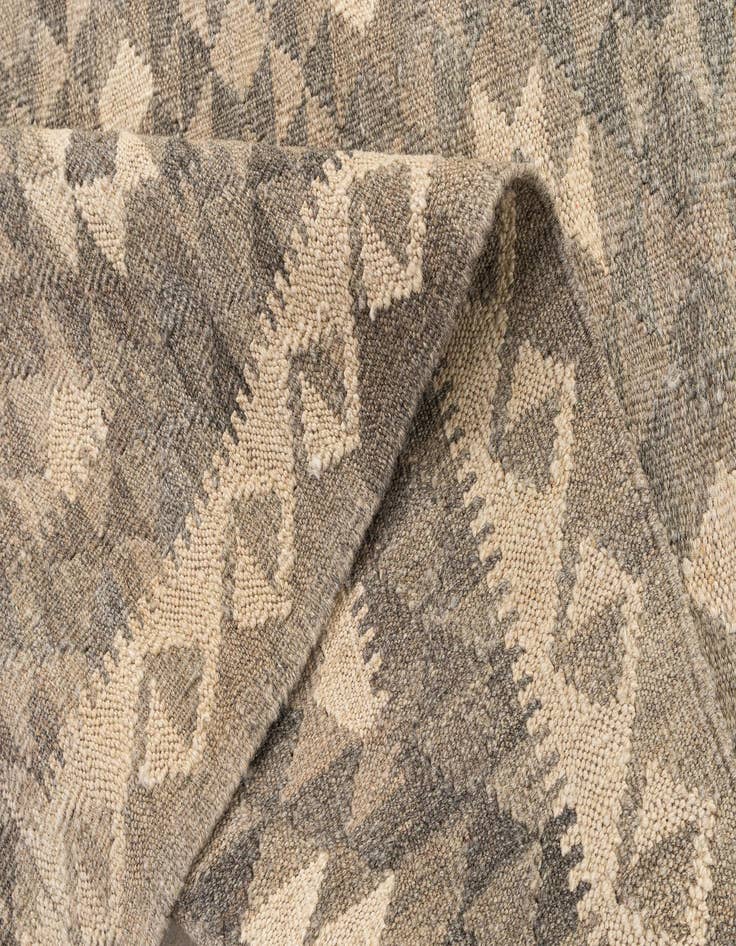 Detail image of 3' 11 x 5' 9  Hand Woven Kilim Maymana Wool Rug