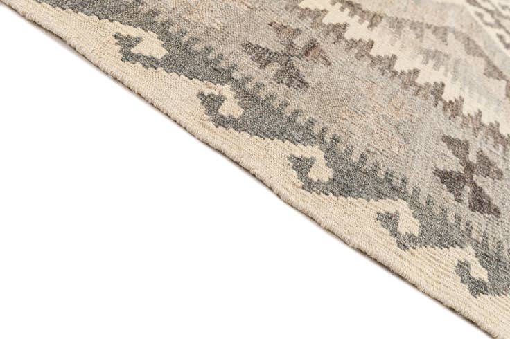 Detail image of 4' x 6' 1 Hand Woven Kilim Maymana Wool Rug
