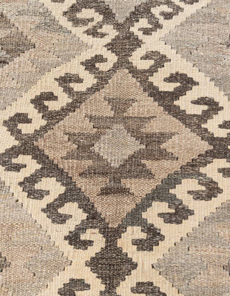 Detail image of 4' x 6' 1  Hand Woven Kilim Maymana Wool Rug