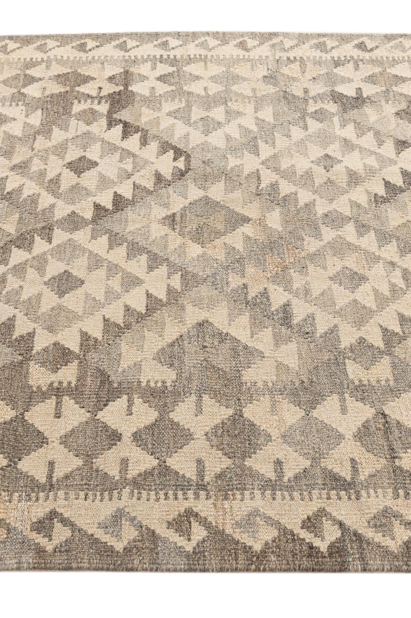 4' 2 x 6' Hand Woven Kilim Maymana Wool Rug