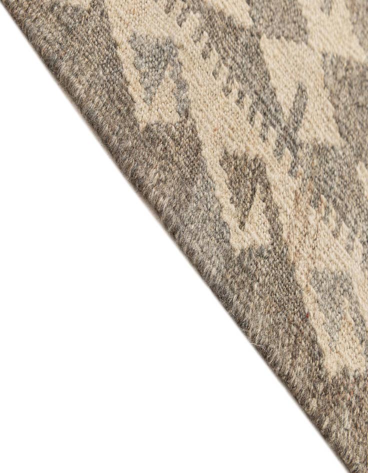 Detail image of 4' 2 x 6'  Hand Woven Kilim Maymana Wool Rug