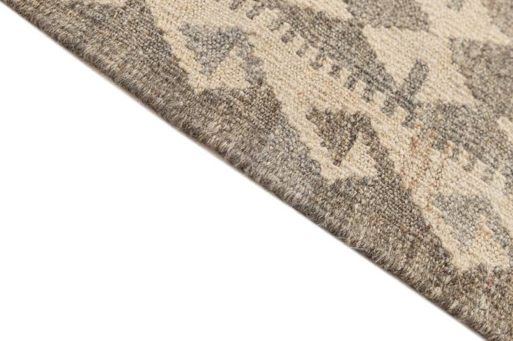 Detail image of 4' 2 x 6' Hand Woven Kilim Maymana Wool Rug
