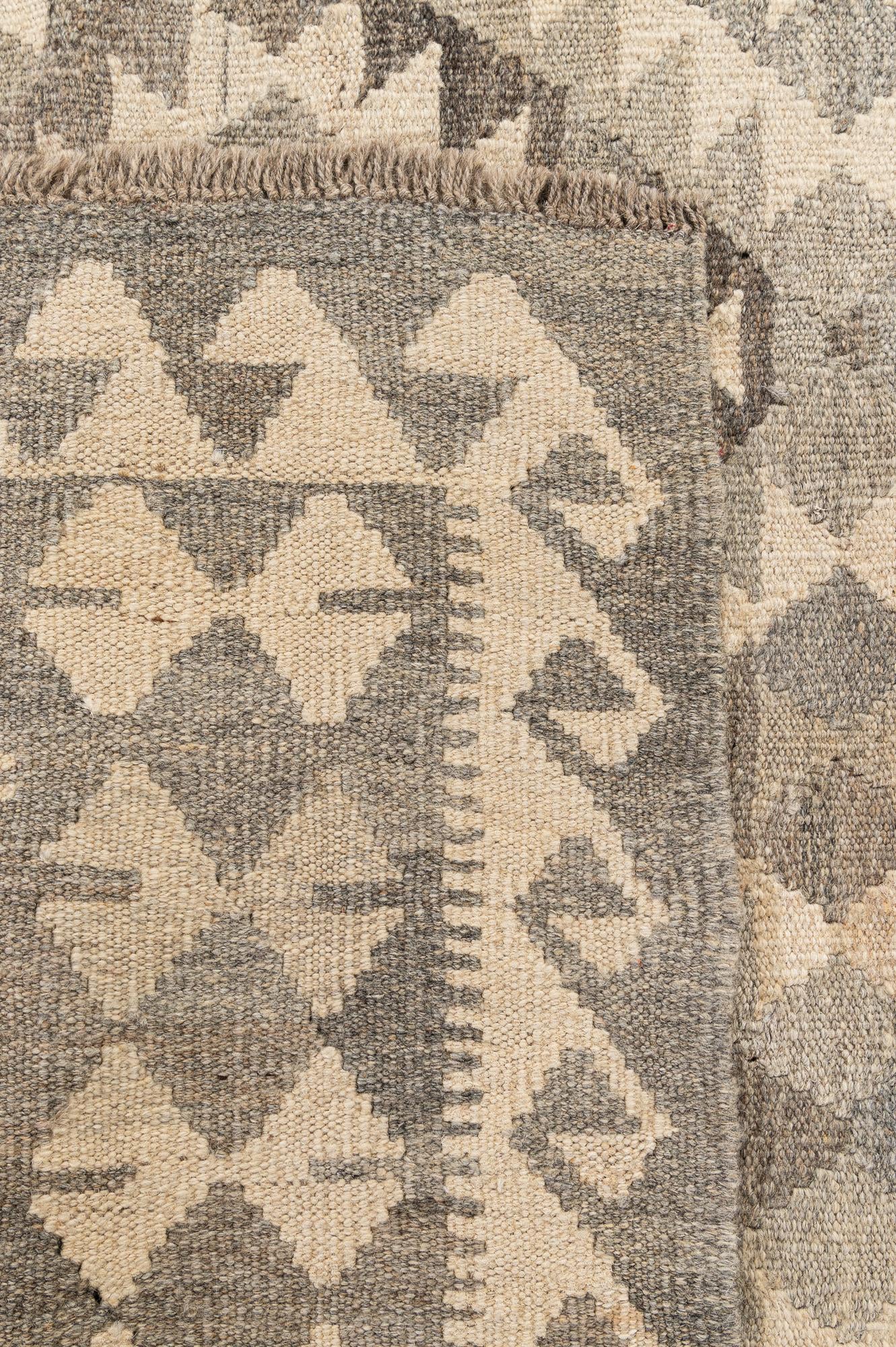 4' 2 x 6' Hand Woven Kilim Maymana Wool Rug