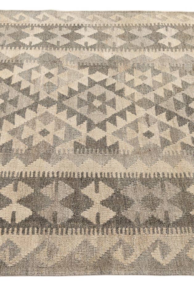 Detail image of 4' 1 x 5' 11 Hand Woven Kilim Maymana Wool Rug