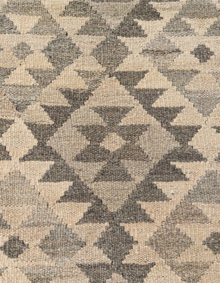 Detail image of 4' 1 x 5' 11  Hand Woven Kilim Maymana Wool Rug