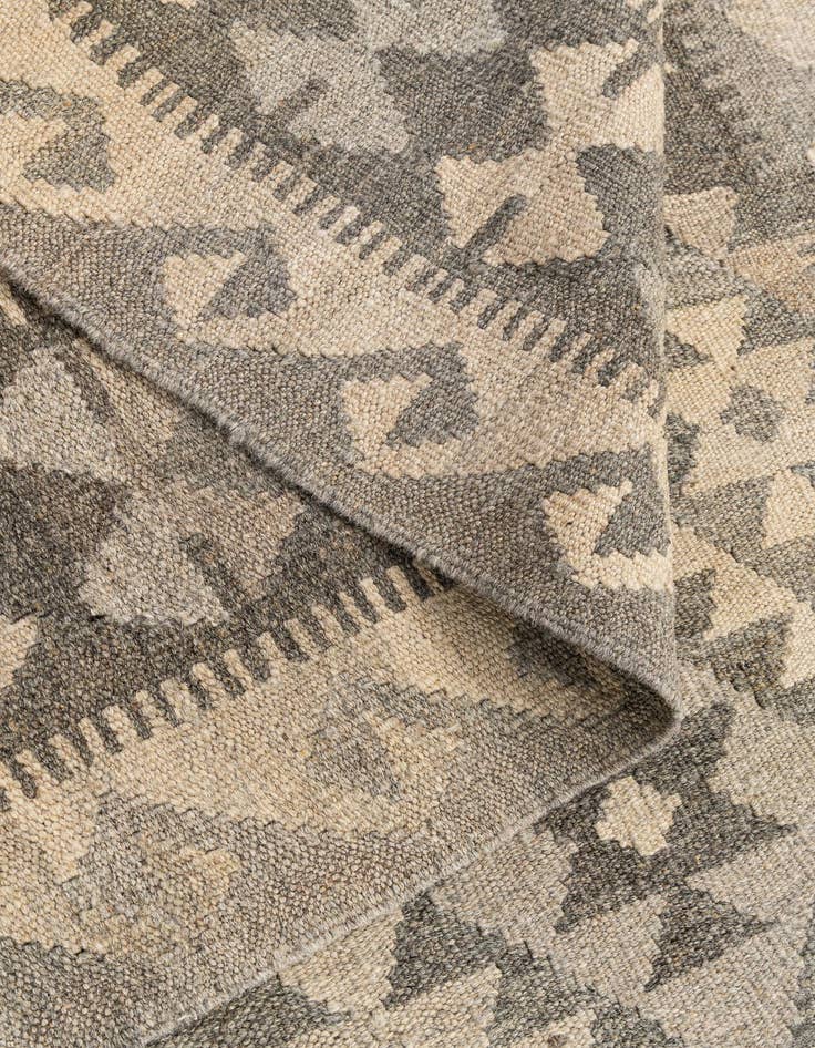 Detail image of 4' 1 x 5' 11  Hand Woven Kilim Maymana Wool Rug