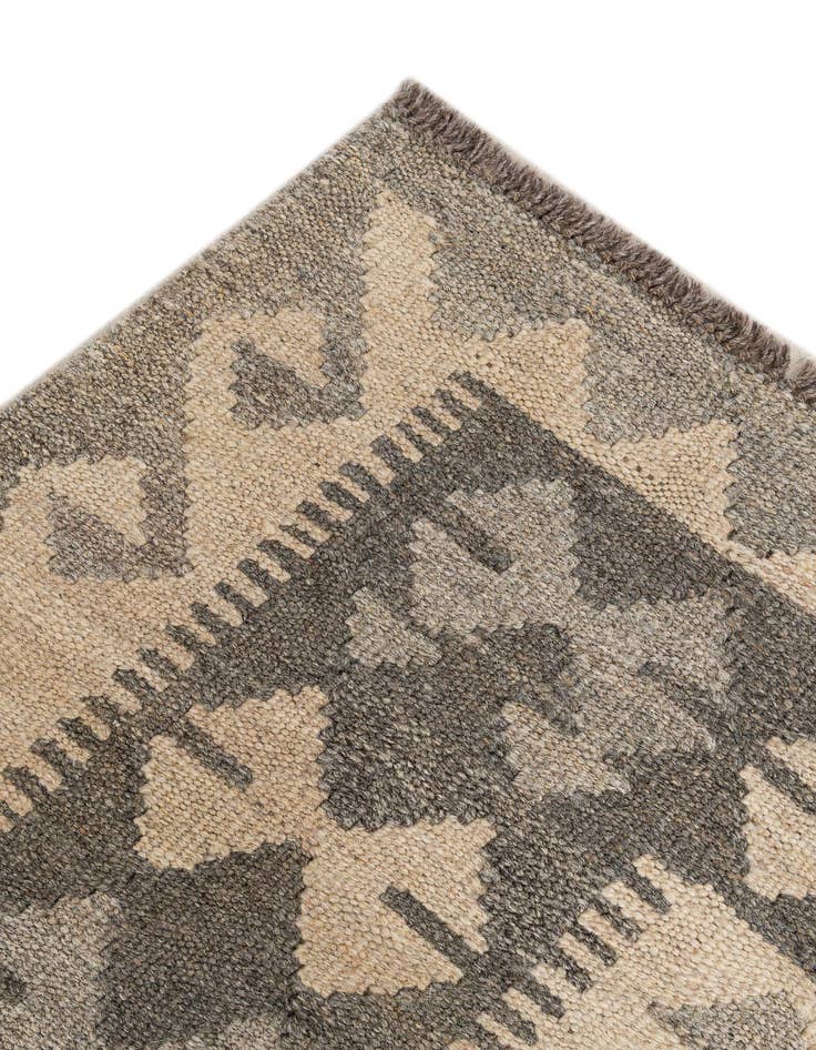 Detail image of 4' 1 x 5' 11  Hand Woven Kilim Maymana Wool Rug