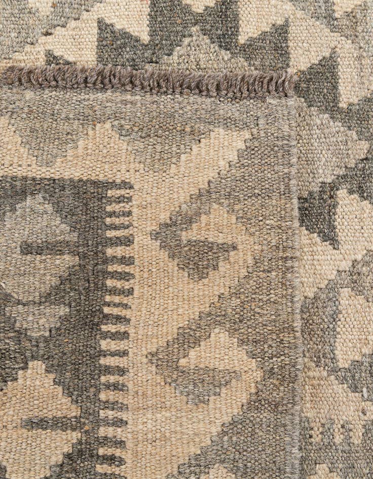 Detail image of 4' 1 x 5' 11  Hand Woven Kilim Maymana Wool Rug