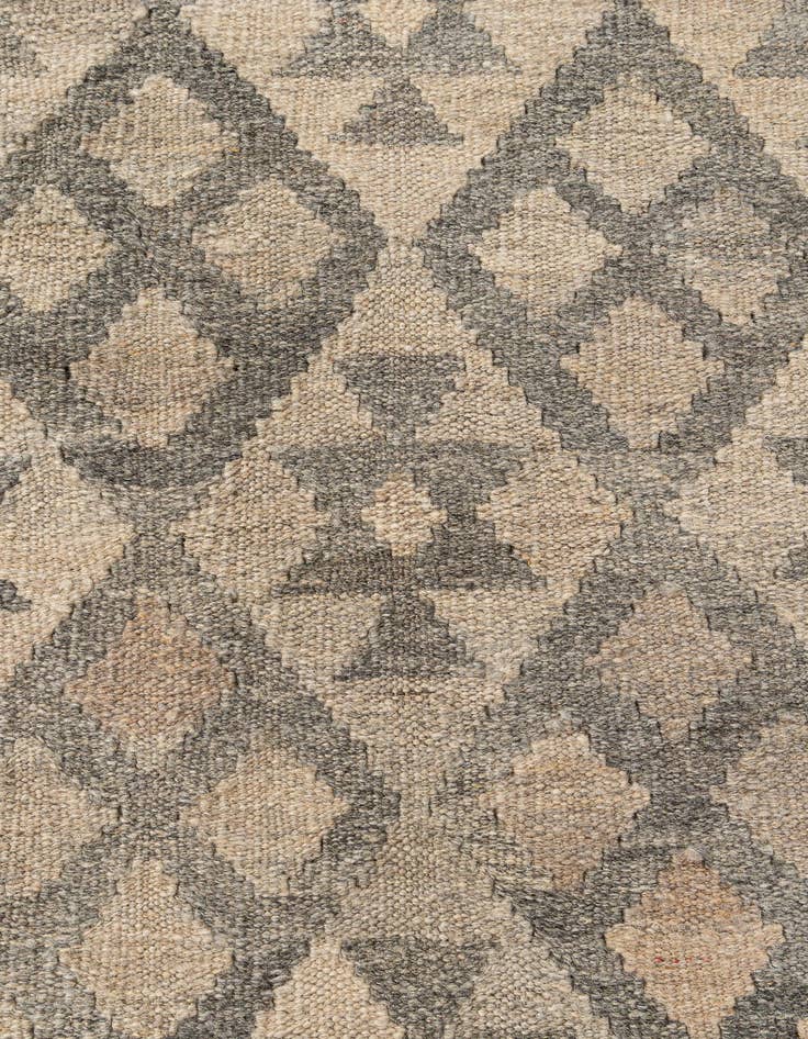 Detail image of 4' x 6' 1  Hand Woven Kilim Maymana Wool Rug