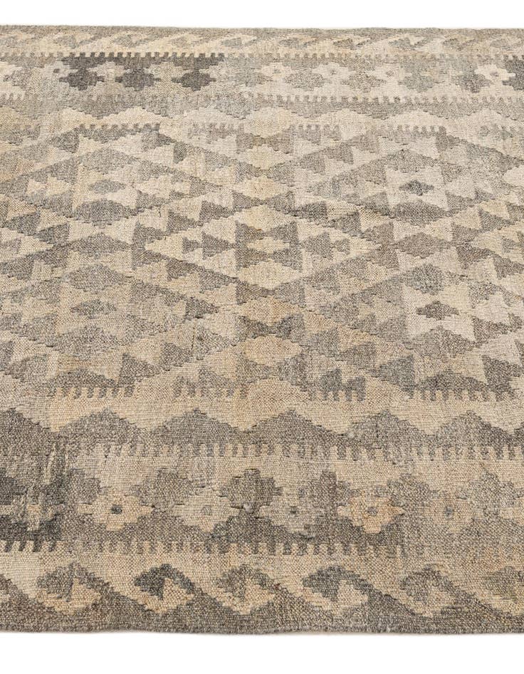 Detail image of 4' 1 x 6'  Hand Woven Kilim Maymana Wool Rug