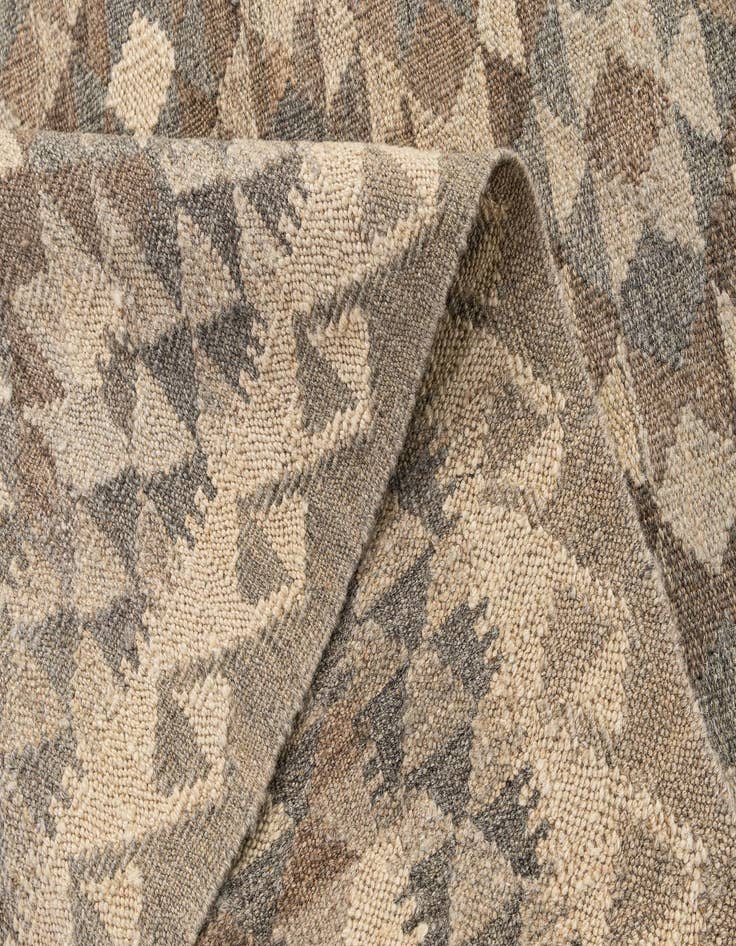 Detail image of 3' 11 x 5' 10  Hand Woven Kilim Maymana Wool Rug