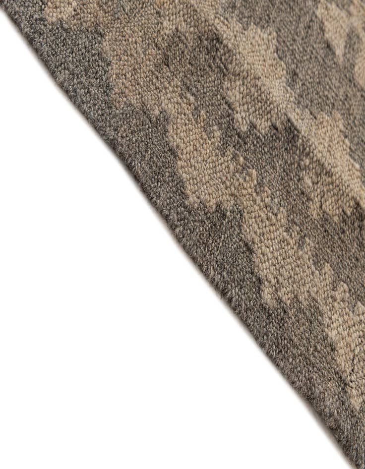 Detail image of 4' 1 x 6' 1  Hand Woven Kilim Maymana Wool Rug