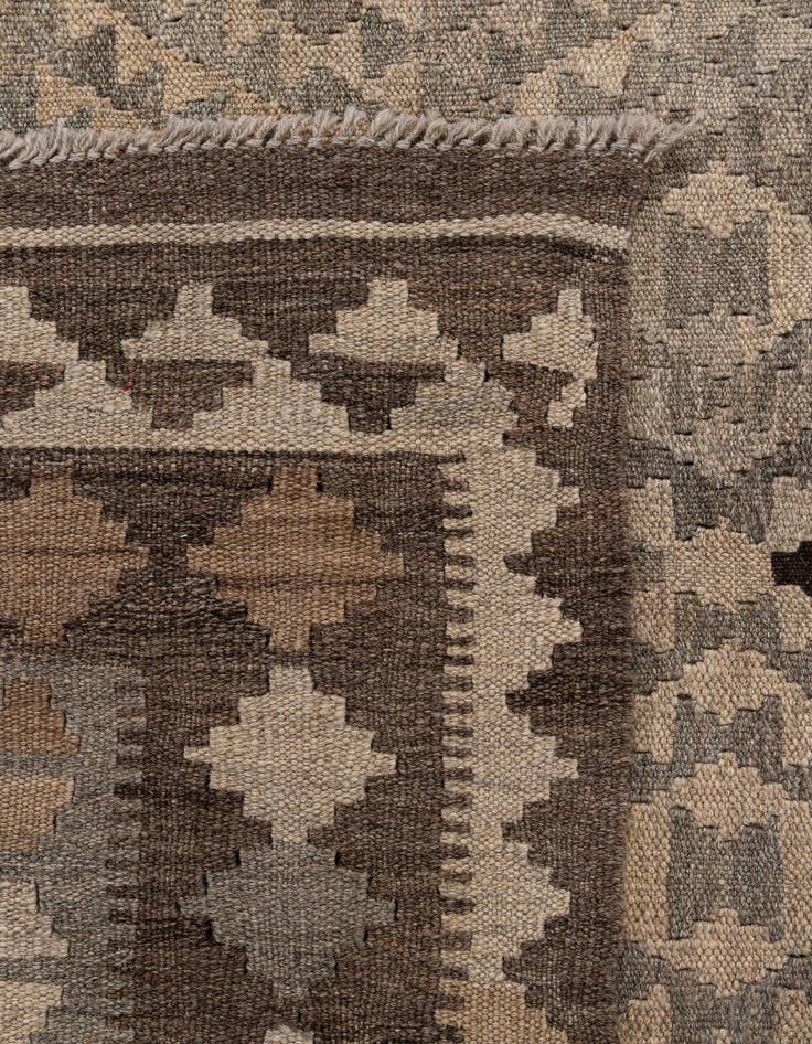 Detail image of 4' 1 x 6' 1  Hand Woven Kilim Maymana Wool Rug