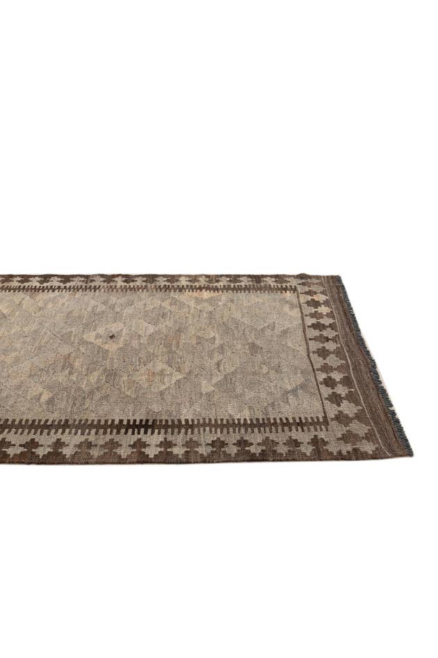 Detail image of 3' 10 x 6' Hand Woven Kilim Maymana Wool Rug