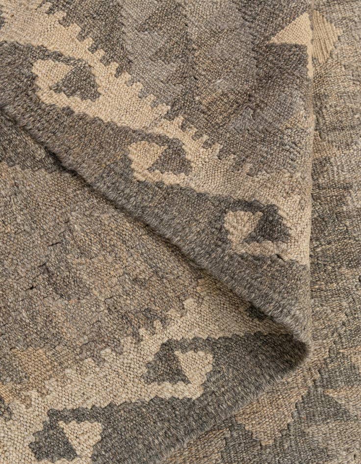 Detail image of 4' 1 x 6'  Hand Woven Kilim Maymana Wool Rug