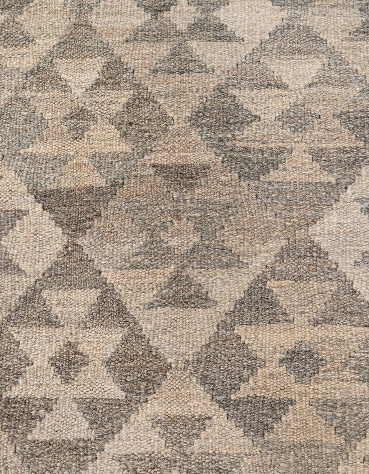 Detail image of 3' 11 x 6'  Hand Woven Kilim Maymana Wool Rug